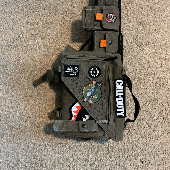 Spray ground x BAPE collab shoulder bag. 1 of 1 acquired from a NFT event. - Picture 2 of 3